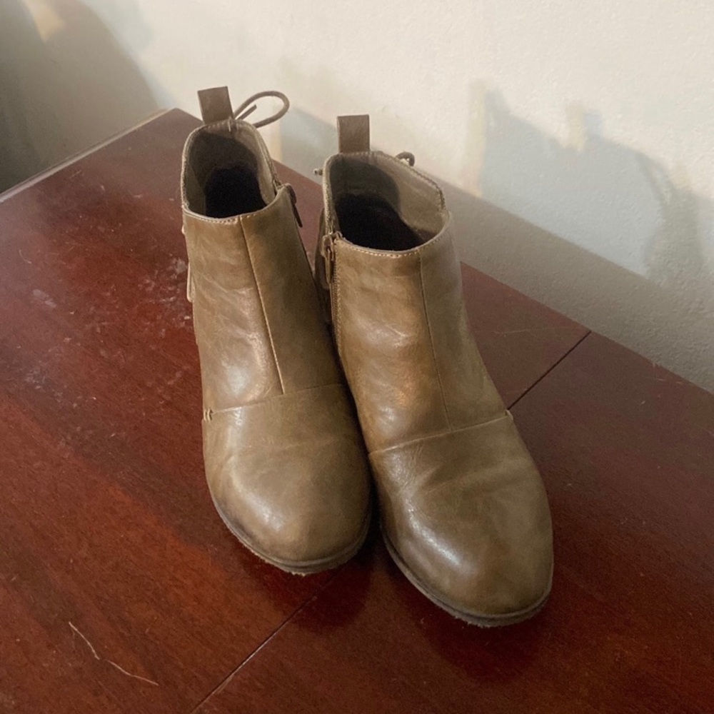 Ankle booties